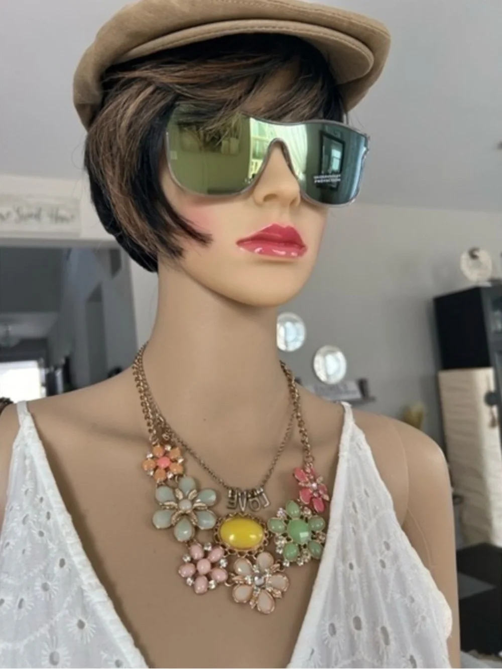 🌸 Mirrored Lens Fashion Sunglasses